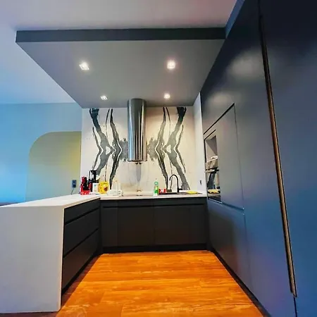 Modern In The Center Daire