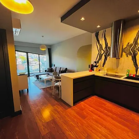 Modern In The Center *
